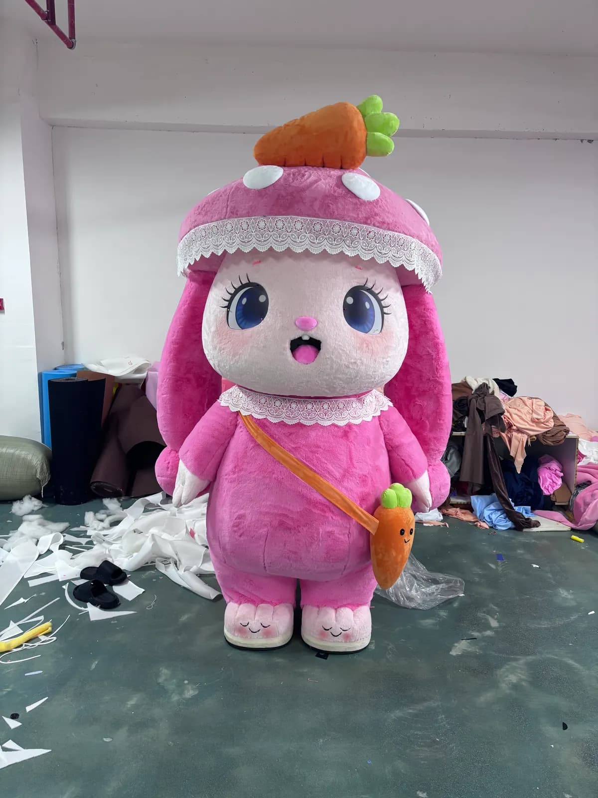 Costume de mascotte Lapin Champignon fabriqué par Mascot Costume Factory, vue 1 sur 3